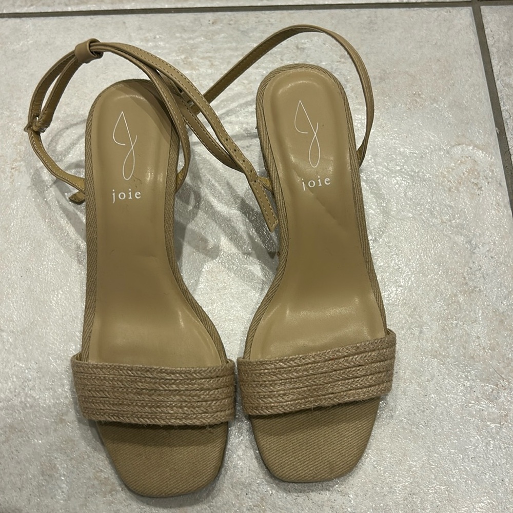 Excellent condition size 9 Joie jute wedge